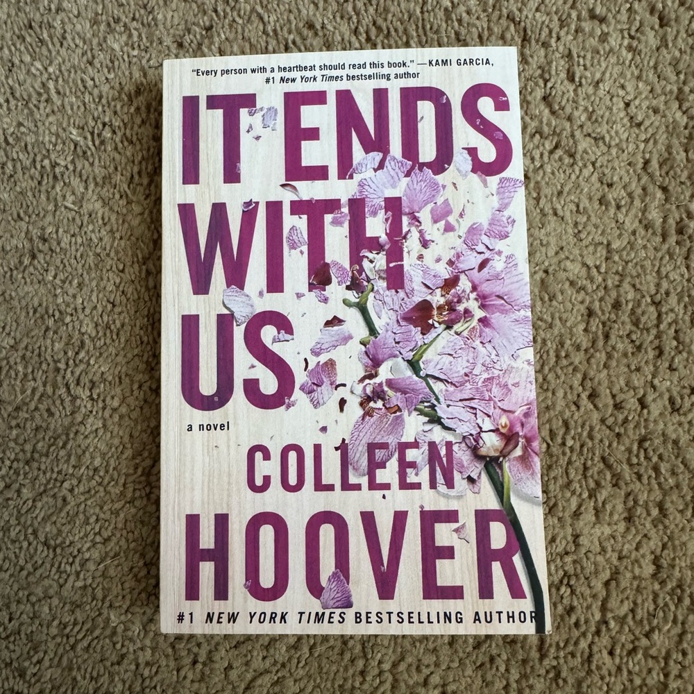 It Ends with Us - Paperback by Colleen Hoover